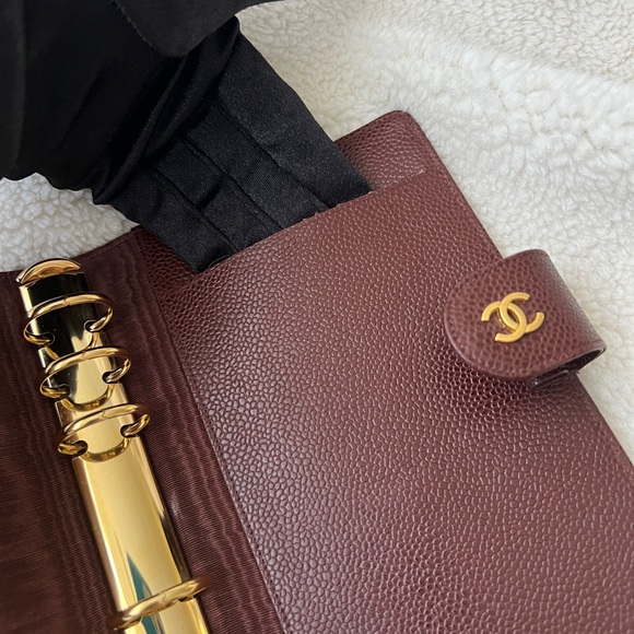 Auth Chanel Classic Quilted MEDIUM Burgandy Caviar Agenda w/ Gold Hardware - Picture 5 of 13